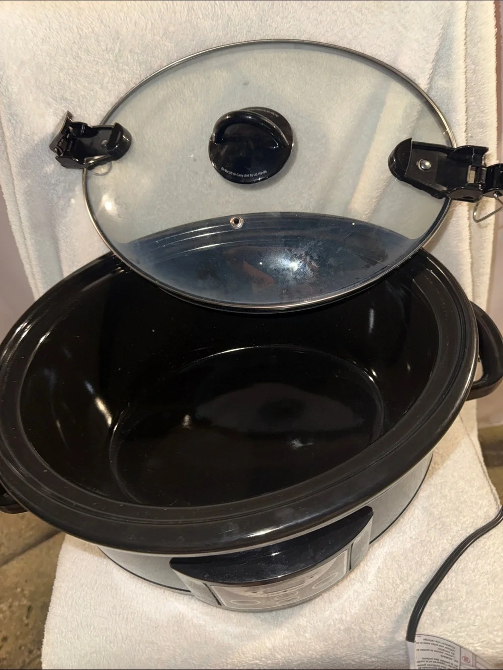 Crock-Pot Programmable 7-Quart Cook & Carry Slow Cooker - Black